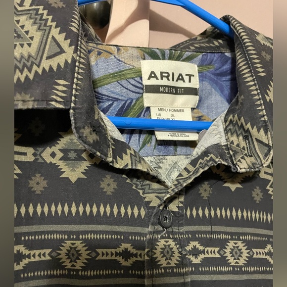 ARIAT Men's Wrinkle Resist Serape Island Stretch Modern Fit Shirt - Picture 2 of 3
